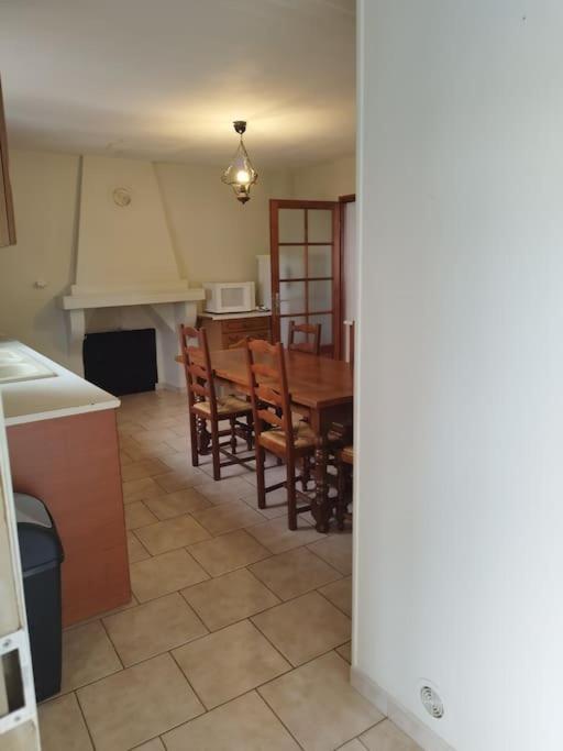 Villa L'Hirondelle Du Faubourg Bar-sur-Aube Esterno foto
